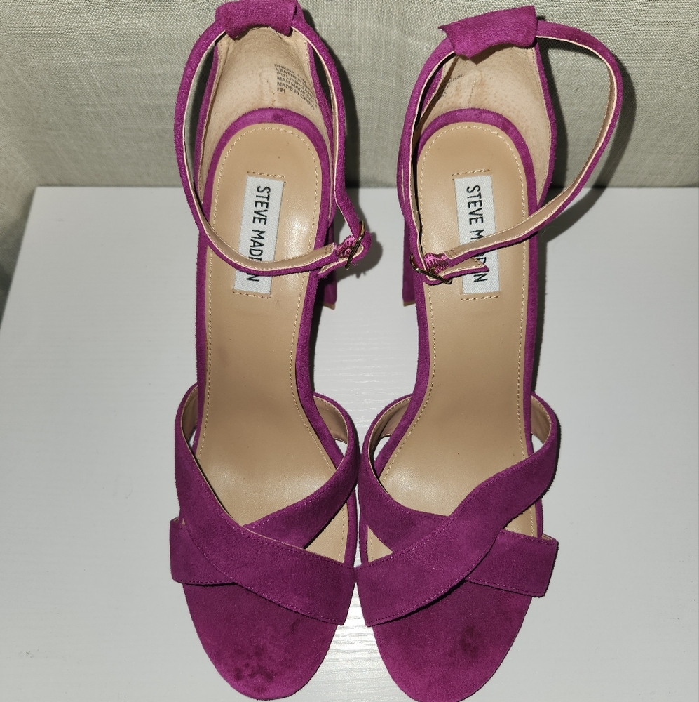 NWOT Size 11 Steve Madden Magenta Heels